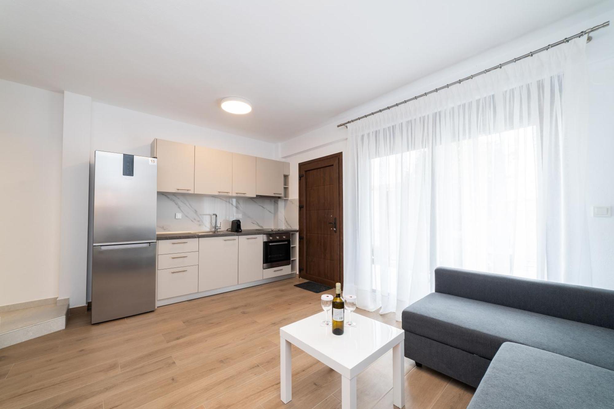 Argilos & Argilos Deluxe Residential Complexes *